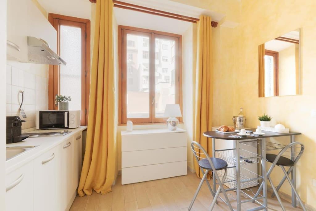 Private Suite In A Guest House With Private Bathroom N3 Rom Exteriör bild