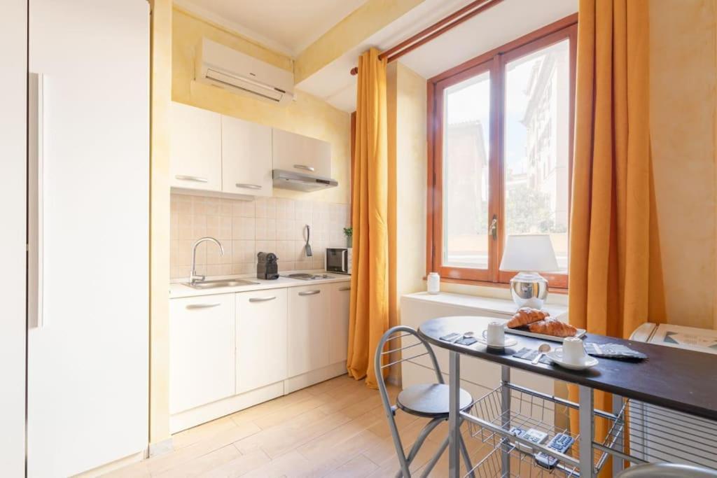Private Suite In A Guest House With Private Bathroom N3 Rom Exteriör bild